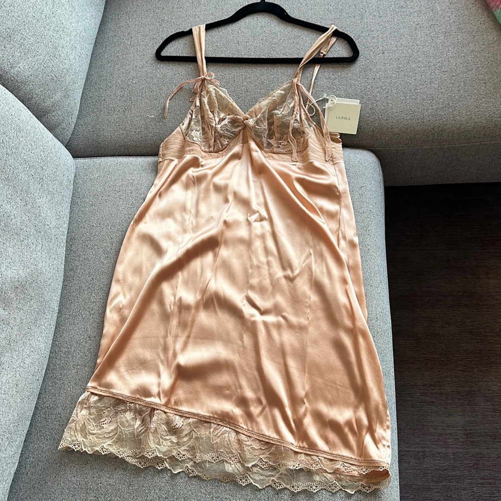 NWT la perla chemise slip